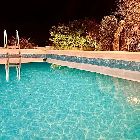 Maddalena - Big Garden Parking & Pool * אוג'אנו לה קייזה